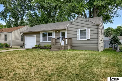 6779 Manderson St, Omaha, NE 68104