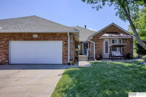 17423 Riviera Dr, Omaha, NE 68136