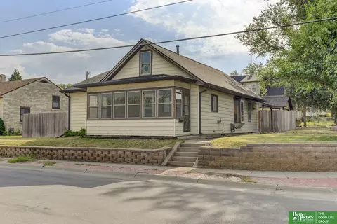 4523 S 42 St, Omaha, NE 68107