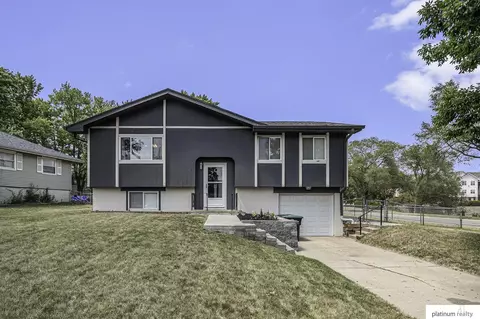 12906 Taylor Cir, Omaha, NE 68164
