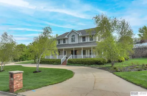 916 Stone Creek Dr, Blair, NE 68008