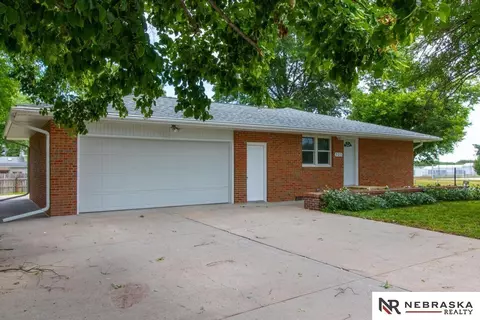 525 Maple St, Adams, NE 68301
