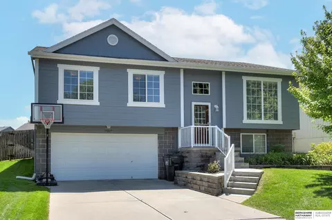 17267 Sprague St, Omaha, NE 68116