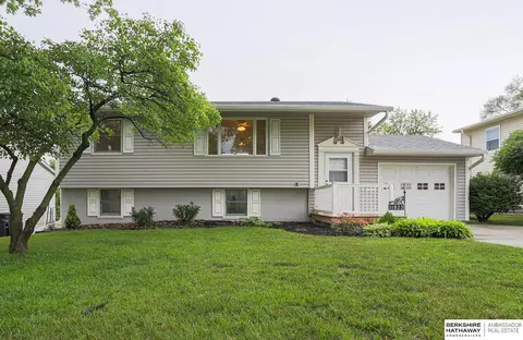 11823 Elm St, Omaha, NE 68144