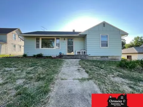 416 Pine St, Clarkson, NE 68629