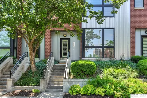 1143 Leavenworth St, Omaha, NE 68102