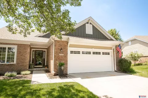 6525 Windflower Rd, Lincoln, NE 68521