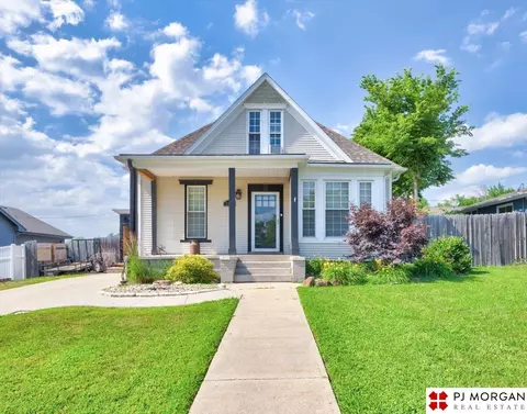 260 Locust St, Springfield, NE 68059 photo 2