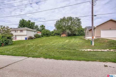 9118 Monroe Rd, Plattsmouth, NE 68048