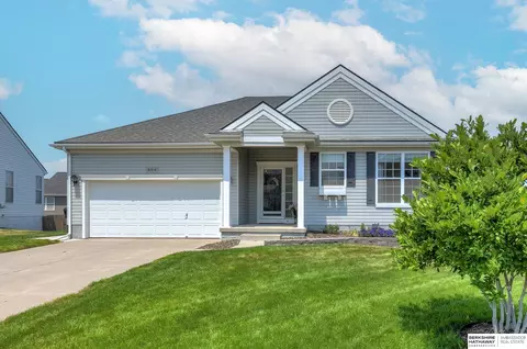 804 Mineral Dr, Papillion, NE 68046