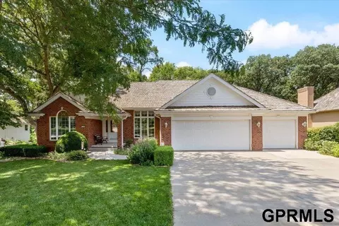 124 Norwood Dr, Council Bluffs, IA 51503