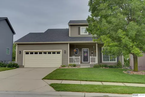 4662 N 154 St, Omaha, NE 68116