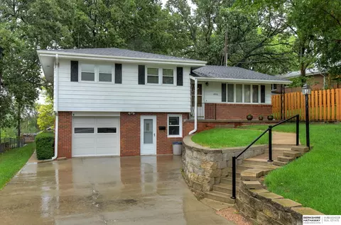 4935 S 79 St, Ralston, NE 68127