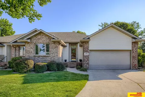818 Heatherwood St, Fremont, NE 68025