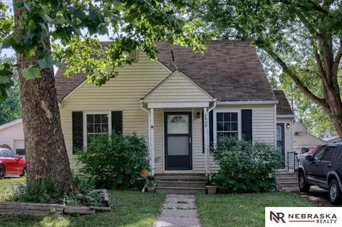 2909 N Cotner Blvd, Lincoln, NE 68507