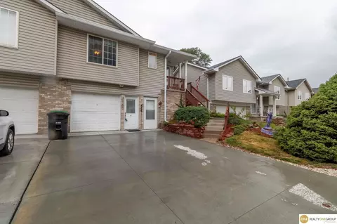 3050 S 35 Ave, Omaha, NE 68105