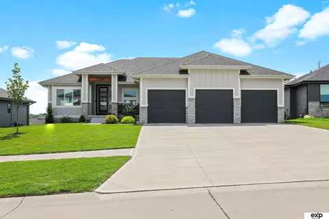 3024 Big Elk Pkwy, Elkhorn, NE 68022