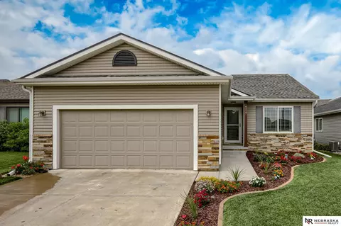 8327 S 63rd St, Lincoln, NE 68516