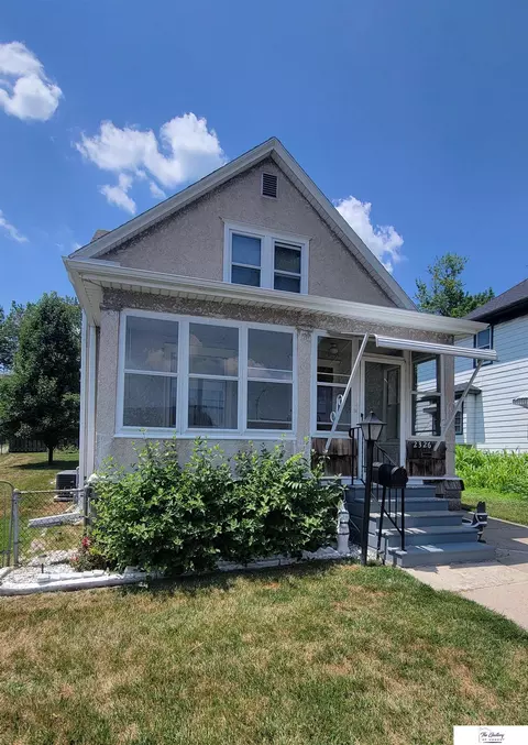 2326 S 31 St, Omaha, NE 68105