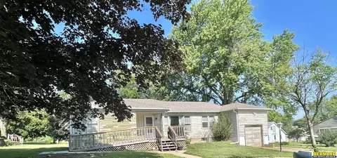 2110 L St, Auburn, NE 68305