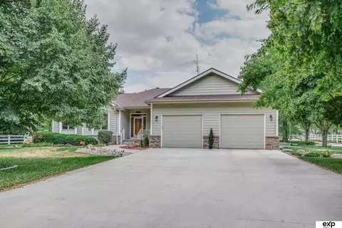 21795 Bonanza Blvd, Elkhorn, NE 68022