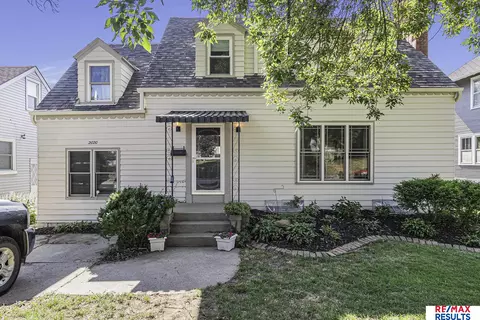 2020 N 49 Ave, Omaha, NE 68104