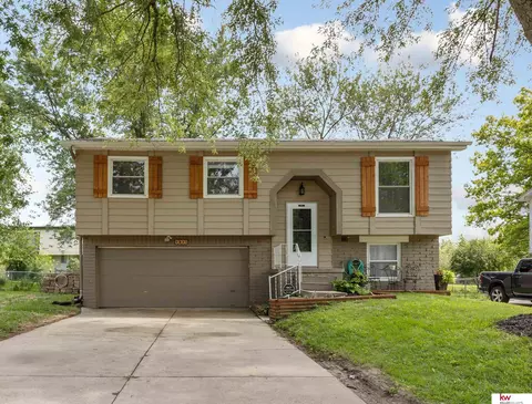 6335 Newport Ave, Omaha, NE 68152