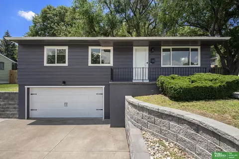326 N Osage St, Papillion, NE 68046