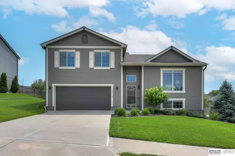 16419 Lilac St, Omaha, NE 68116