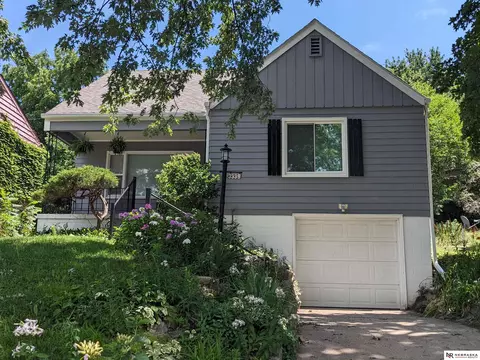 3339 N 48th St, Omaha, NE 68104