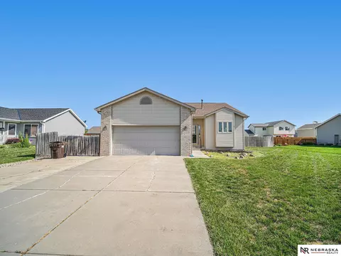 14330 Oldfield St, Waverly, NE 68462