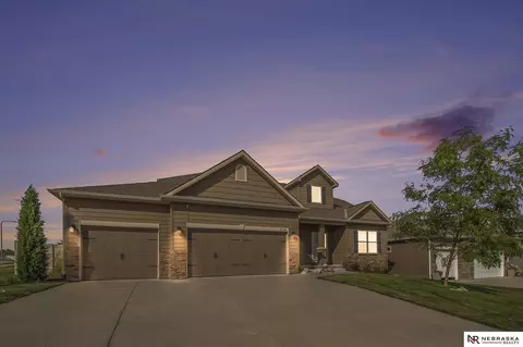 17096 Christensen Rd, Gretna, NE 68028