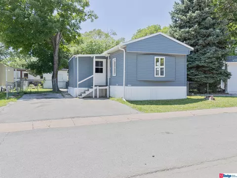 4228 N 127 Ct #122, Omaha, NE 68164