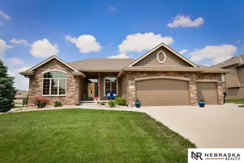 7722 Crawford St, Papillion, NE 68046
