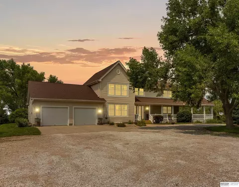 22100 W Angus Rd, Gretna, NE 68028