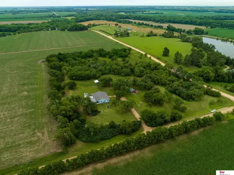 606 Road 2000, Guide Rock, NE 68942