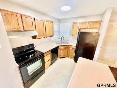 3473 Fowler Cir, Omaha, NE 68111 photo 4