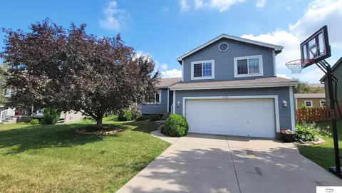 14707 Kansas Ave, Omaha, NE 68116