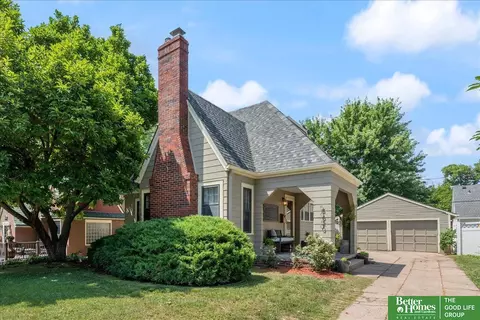 5620 William St, Omaha, NE 68106