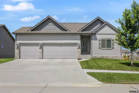 7358 N 165th St, Bennington, NE 68007