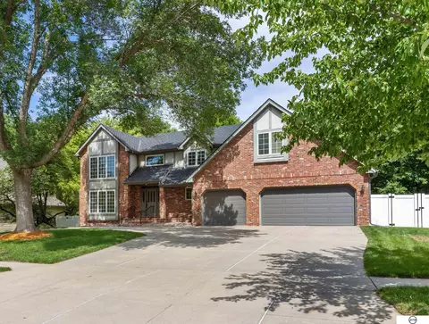 1330 Evergreen Dr, Lincoln, NE 68510