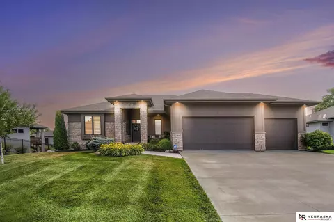 17447 Cypress Dr, Omaha, NE 68136
