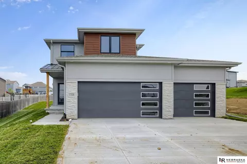 17320 Potter St, Bennington, NE 68007