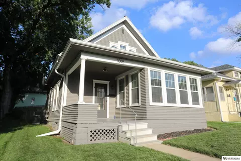 1005 S 38 Ave, Omaha, NE 68105