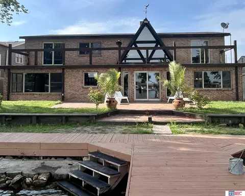 2349 W Shore Dr, Union, NE 68455