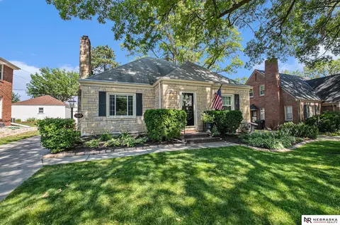 1110 S 37 St, Lincoln, NE 68510
