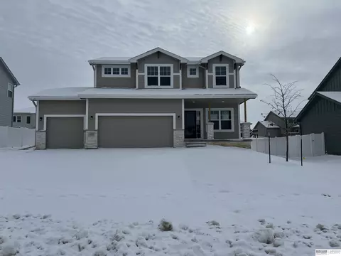 11009 Windward Ave, Papillion, NE 68046