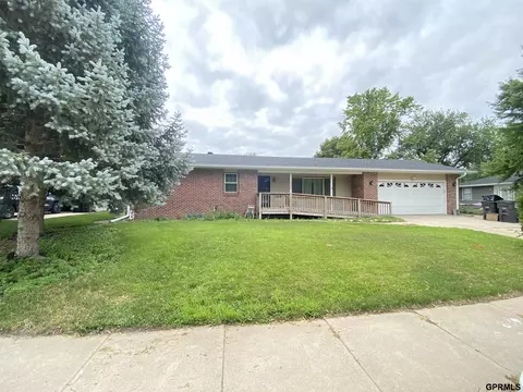 1522 E 4th St, York, NE 68467