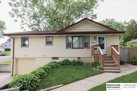 704 N Beadle St, Papillion, NE 68046
