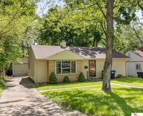 6636 Decatur St, Omaha, NE 68104